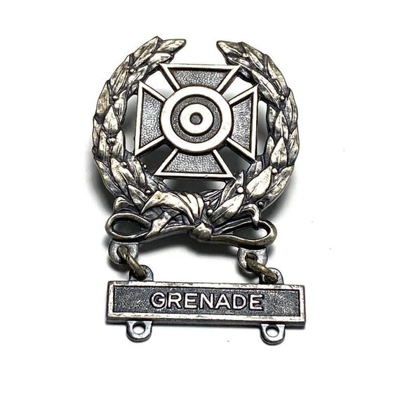 US Military Qualification Medal Grenade Bar Expert Badge Pin Sterling Silver - Picture 1 of 8